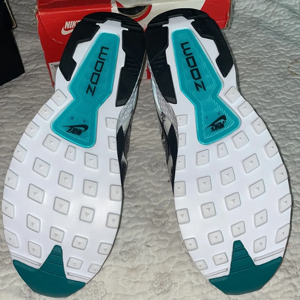 BNWB Nike Zoom sneakers size 11 mens - Picture 4 of 7